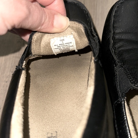 Children’s Place kids size 3 Black Leather Slip-On Loafers - Picture 3 of 7